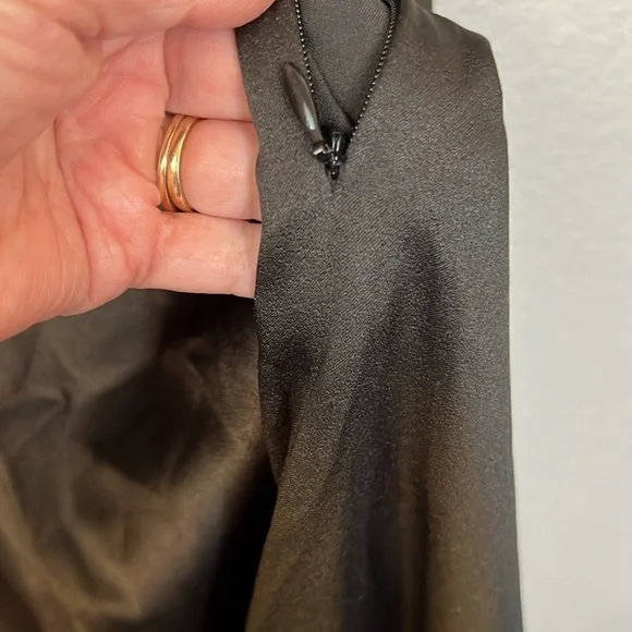 Elliatt Amari Satin Off The Shoulder Jumpsuit Size XS In Black - Picture 14 of 16